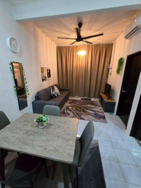 Trio Homestay at Tanah Merah